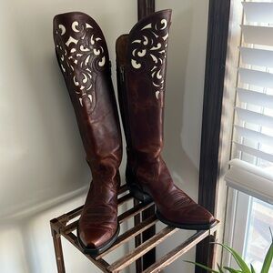 Ariat Boots Hacienda Brown Women’s 8B. Pointed toe, 2” inch Heel, Knee High